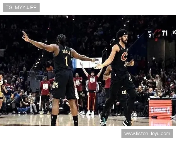 新赛季NBA季前赛精彩纷呈 球星伤愈复出带队争夺开门红